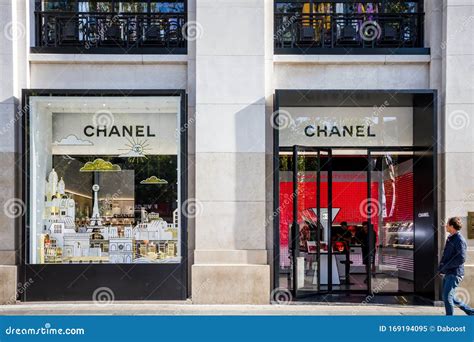 perfume store champs elysees